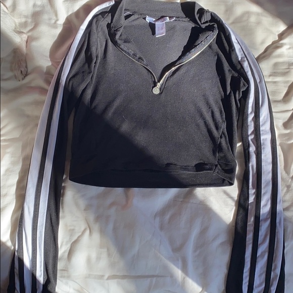 Cropped Long-Sleeve Black w/ White Stripes T-Shirt - Picture 1 of 1